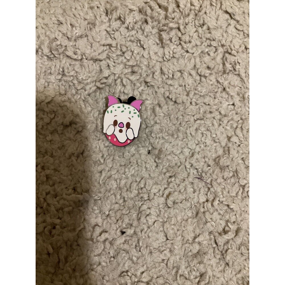 2024 Disney Munchlings Series 4 Mystery Pin Trading Piglet Chocolate Strawberry